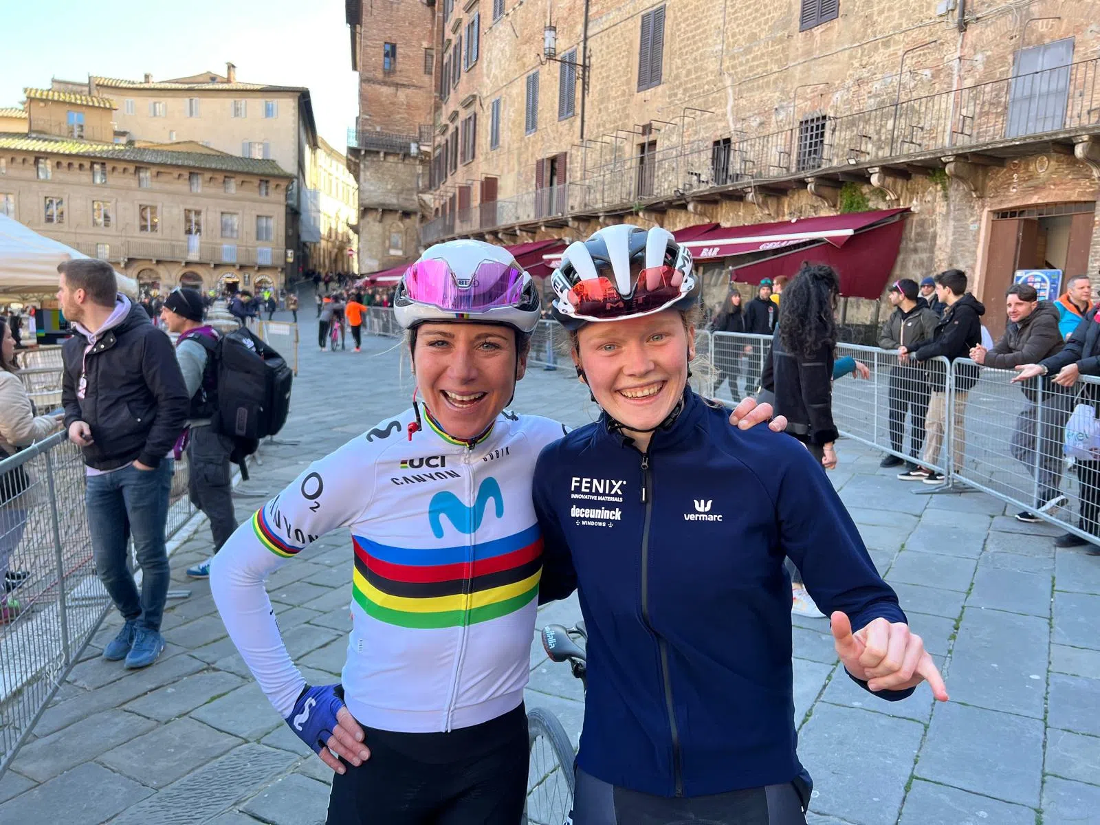 Annemiek van Vleuten en Puck Pieterse